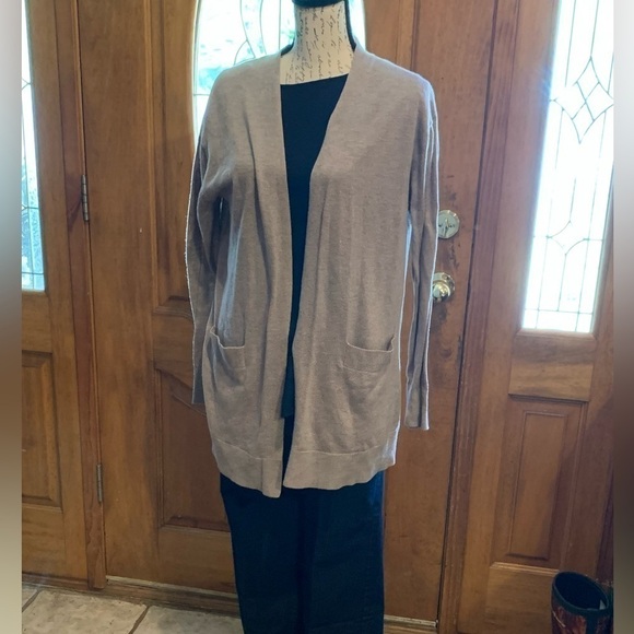 Cashmere Blend Cardigan size medium EUC - Picture 1 of 4